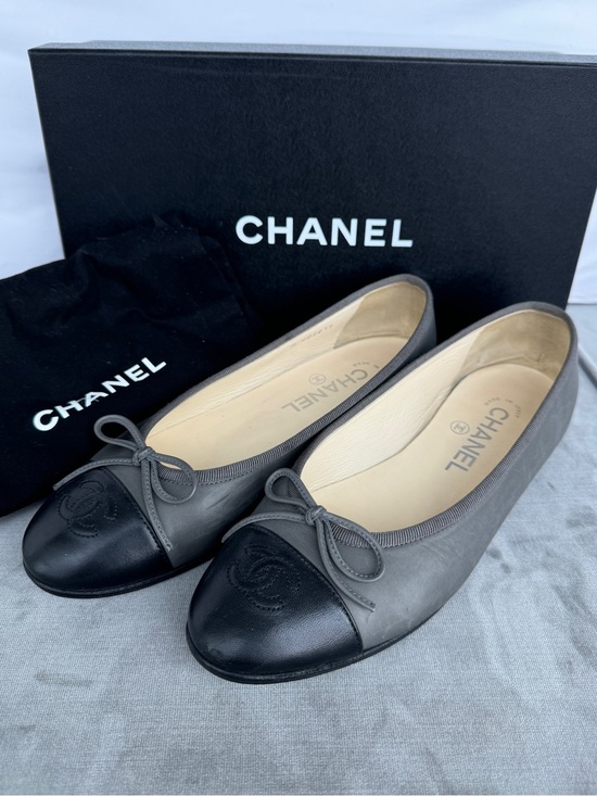 CHANEL Shoes - Chanel Gray and Black Leather Cap-Toe Ballet Flats with Bow - Aged Calfskin